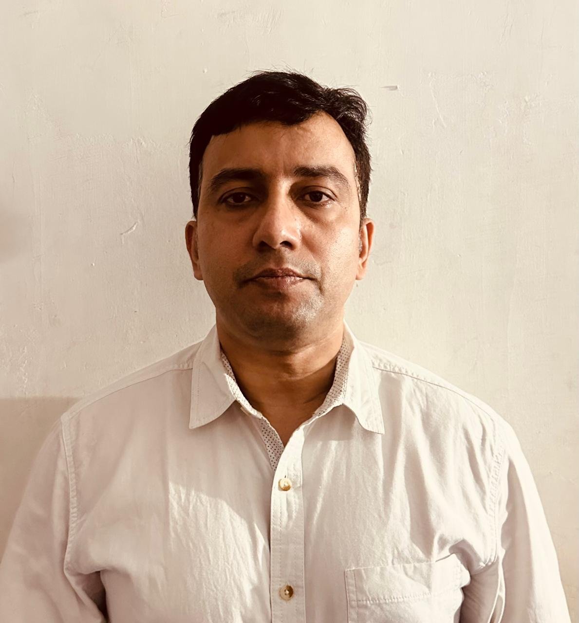 Dr . Abhishek dwivedi